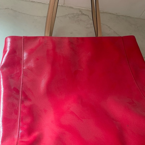 Kate Spade handbag. Never used no tags. Hot pink. Black and white inside - Picture 4 of 12